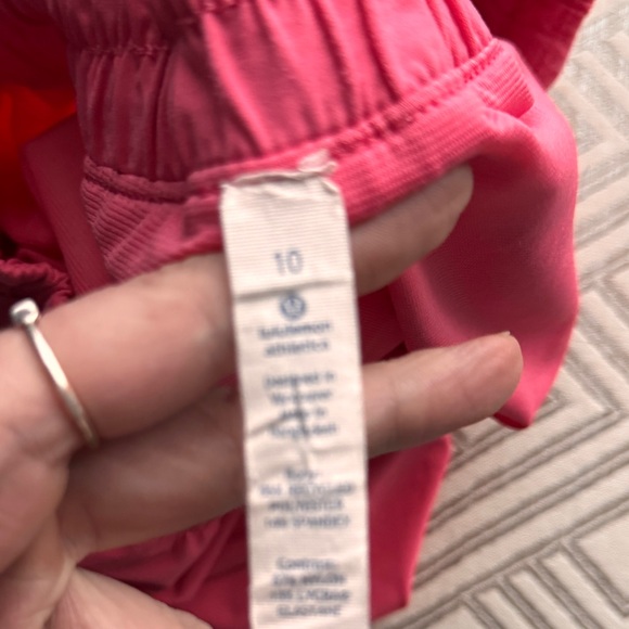 EUC Lululemon 10 Tracker Shorts Pink - Picture 9 of 10